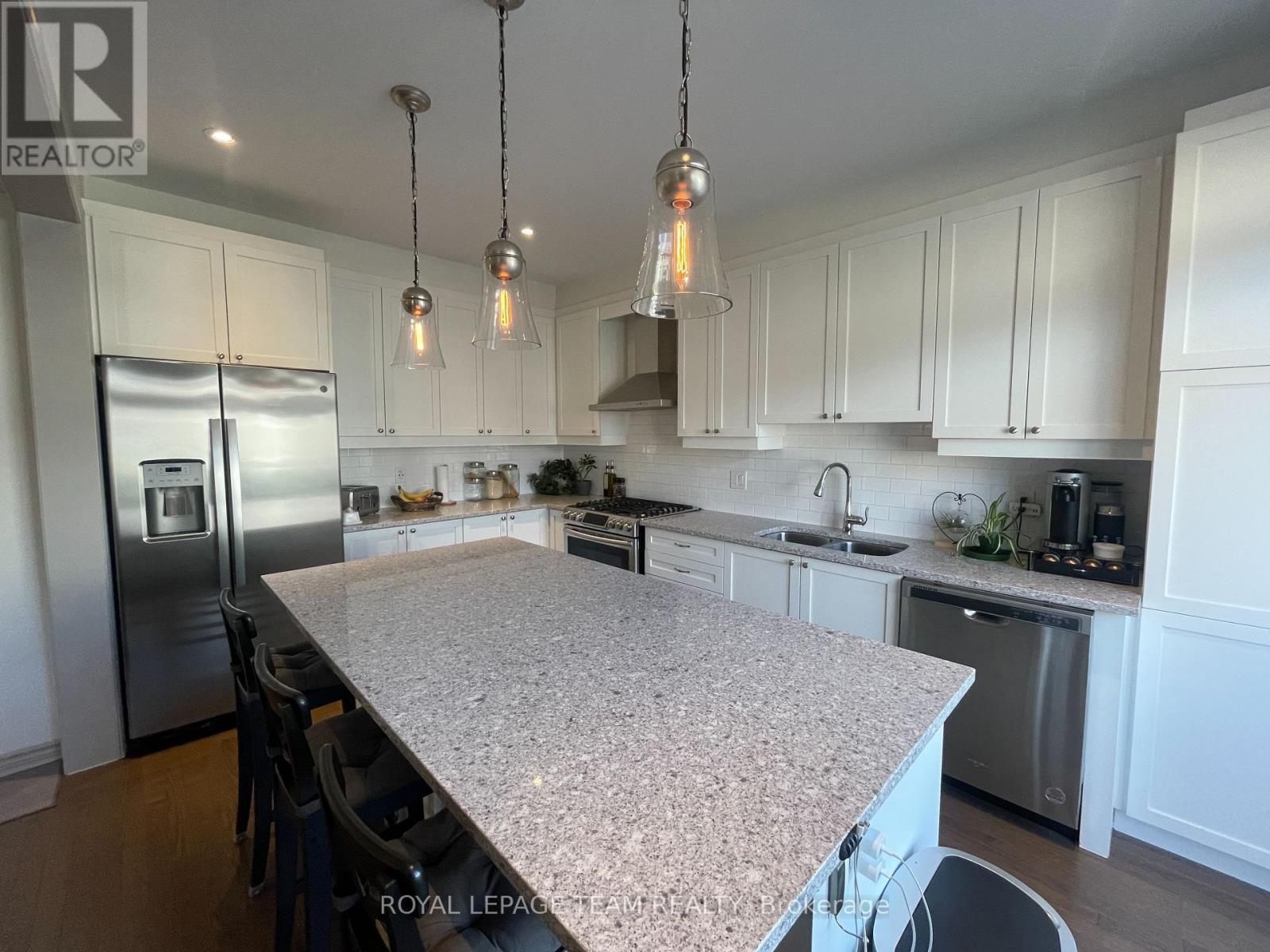 












273 RIVERTREE STREET

,
Ottawa,




Ontario
K2M0J6

