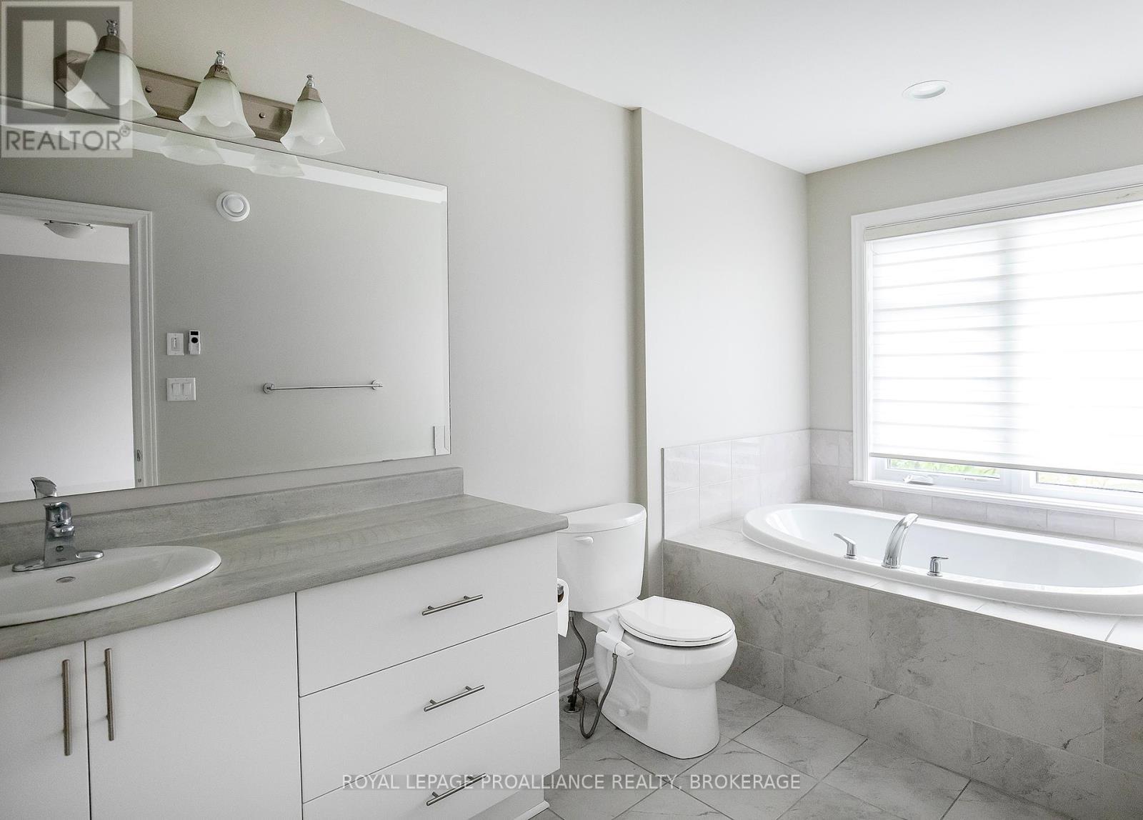 












1099 HORIZON DRIVE

,
Kingston (City Northwest),




Ontario
K7P0M3

