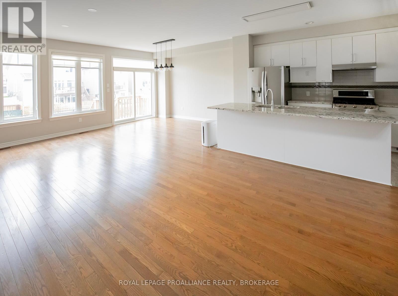 












1099 HORIZON DRIVE

,
Kingston (City Northwest),




Ontario
K7P0M3

