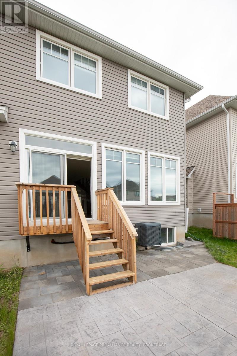 












1099 HORIZON DRIVE

,
Kingston (City Northwest),




Ontario
K7P0M3

