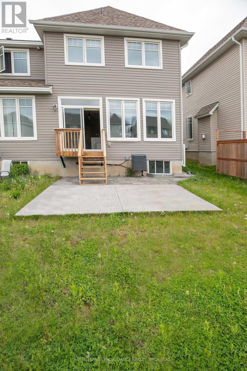 












1099 HORIZON DRIVE

,
Kingston (City Northwest),




Ontario
K7P0M3

