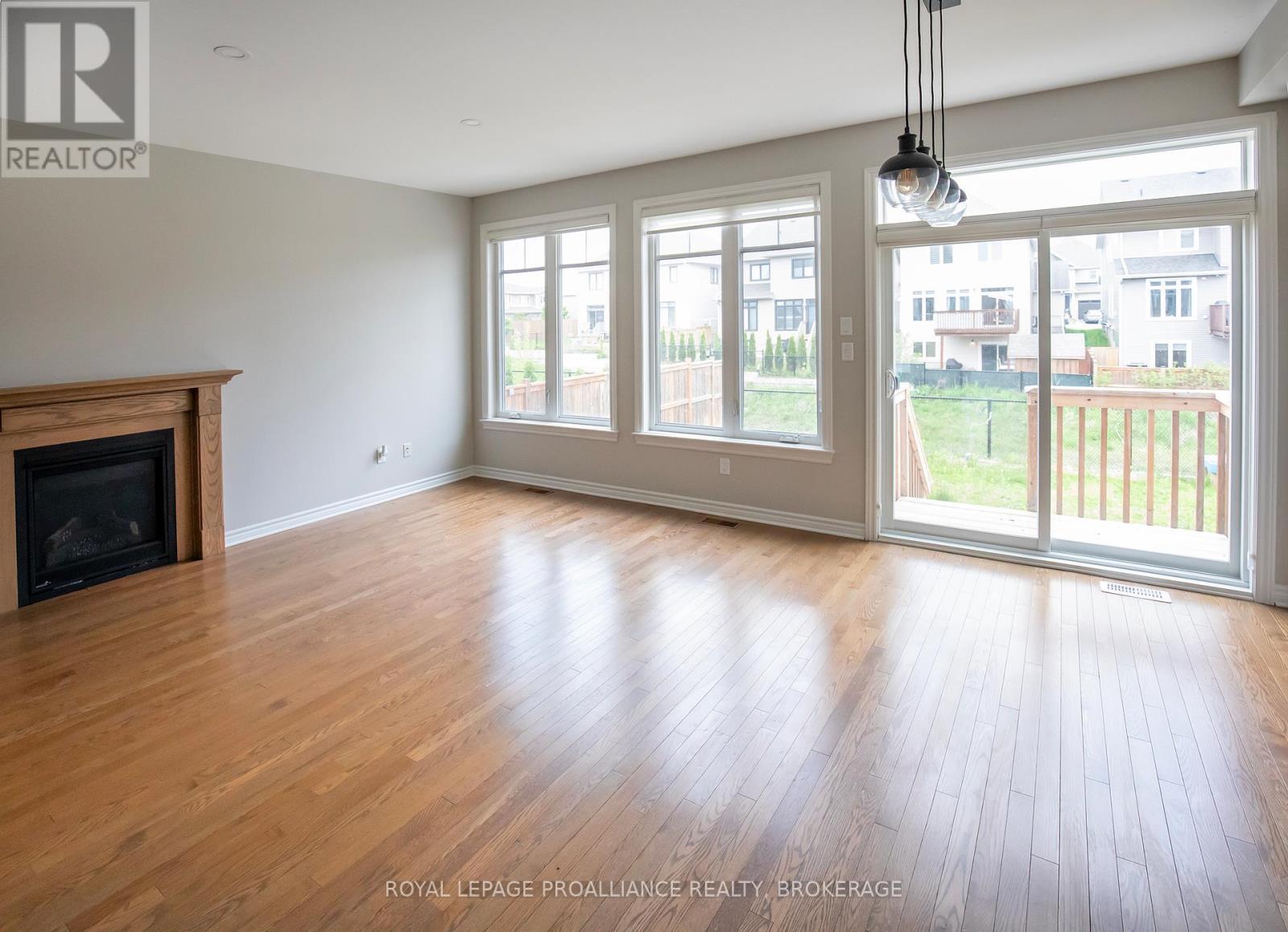 












1099 HORIZON DRIVE

,
Kingston (City Northwest),




Ontario
K7P0M3

