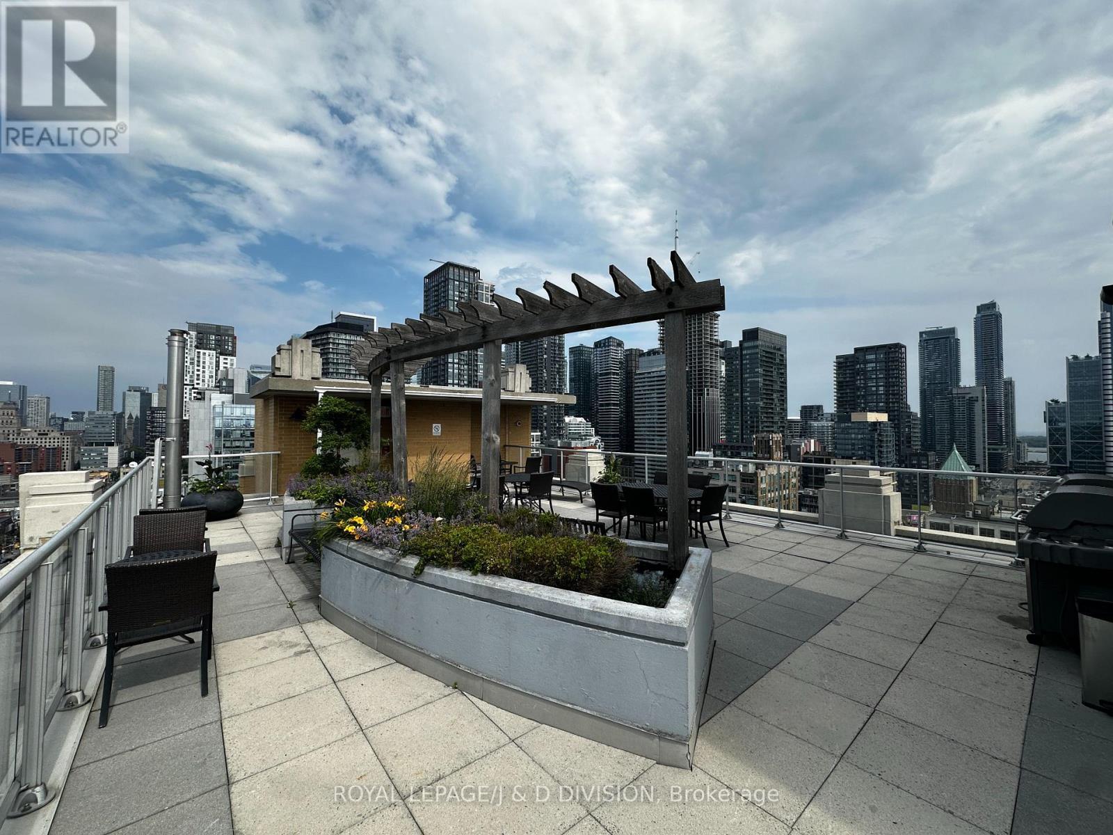 












610 - 438 RICHMOND STREET W

,
Toronto,




Ontario
M5V3S6

