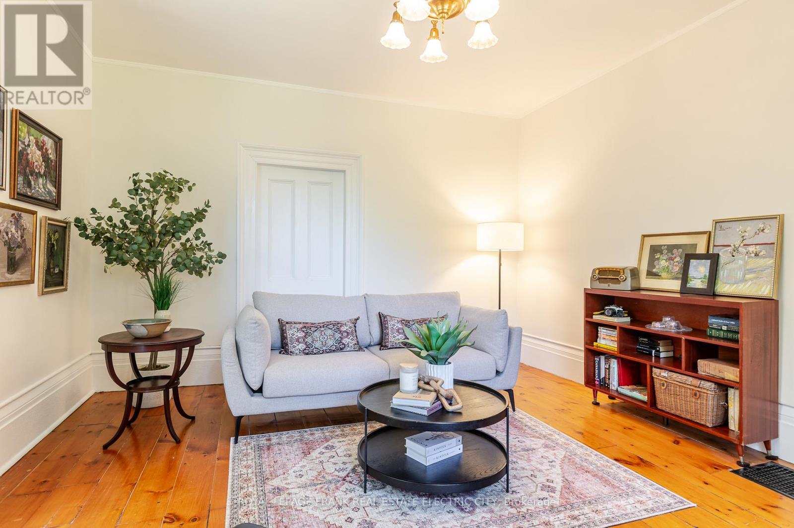 












4242 CEDAR VALLEY ROAD

,
Clarington,




Ontario
L0B1M0

