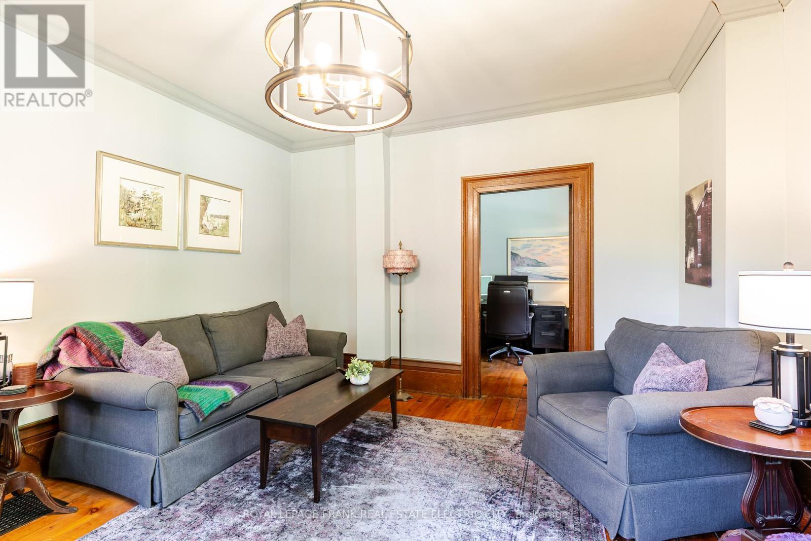 












4242 CEDAR VALLEY ROAD

,
Clarington,




Ontario
L0B1M0

