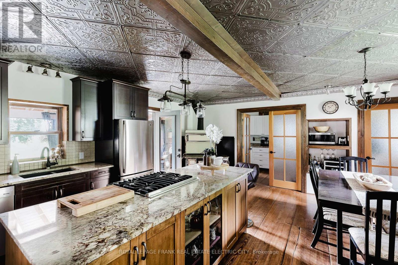 












4242 CEDAR VALLEY ROAD

,
Clarington,




Ontario
L0B1M0

