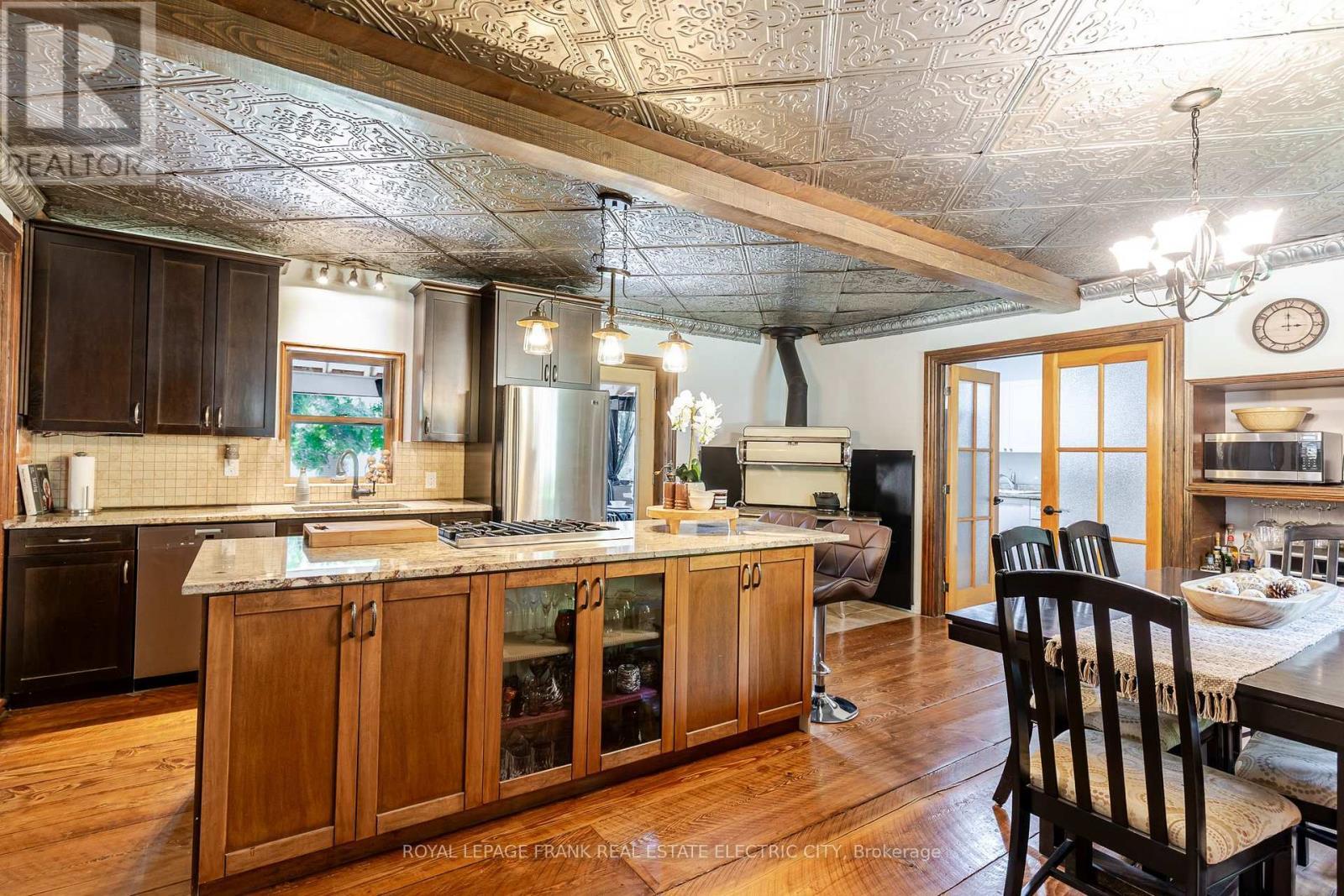 












4242 CEDAR VALLEY ROAD

,
Clarington,




Ontario
L0B1M0

