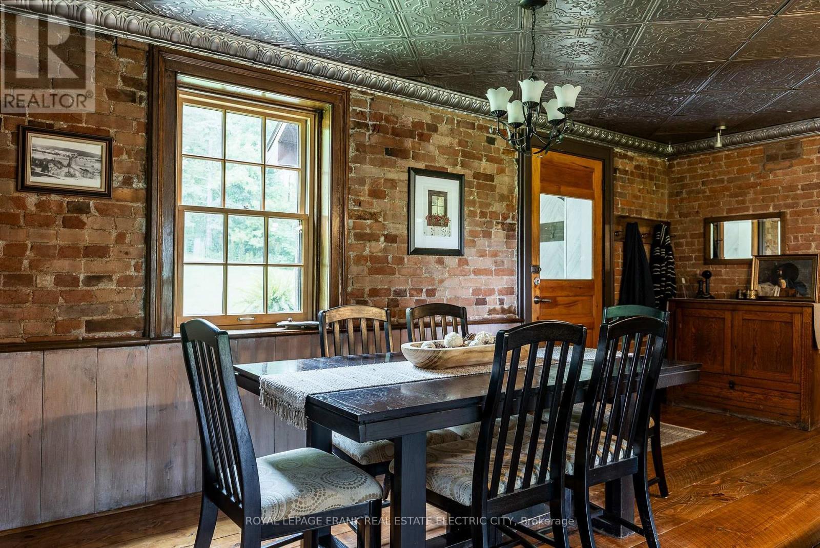 












4242 CEDAR VALLEY ROAD

,
Clarington,




Ontario
L0B1M0

