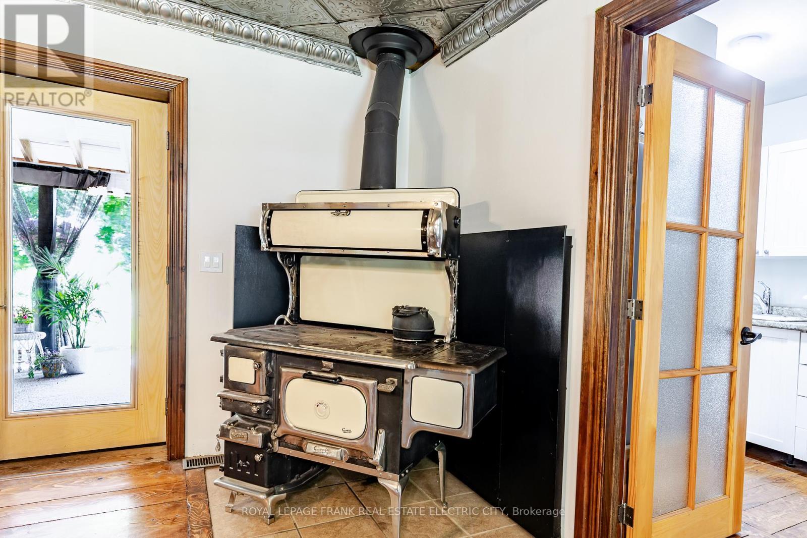 












4242 CEDAR VALLEY ROAD

,
Clarington,




Ontario
L0B1M0

