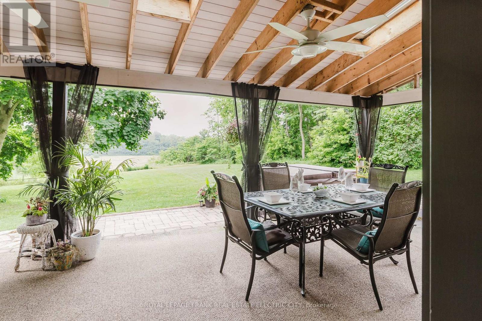 












4242 CEDAR VALLEY ROAD

,
Clarington,




Ontario
L0B1M0

