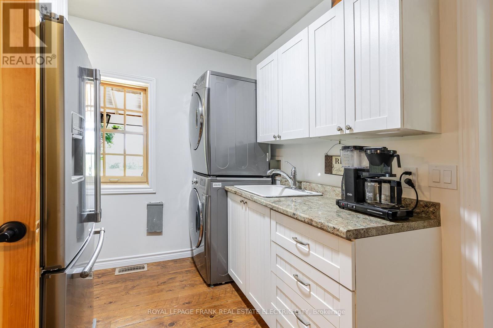 












4242 CEDAR VALLEY ROAD

,
Clarington,




Ontario
L0B1M0

