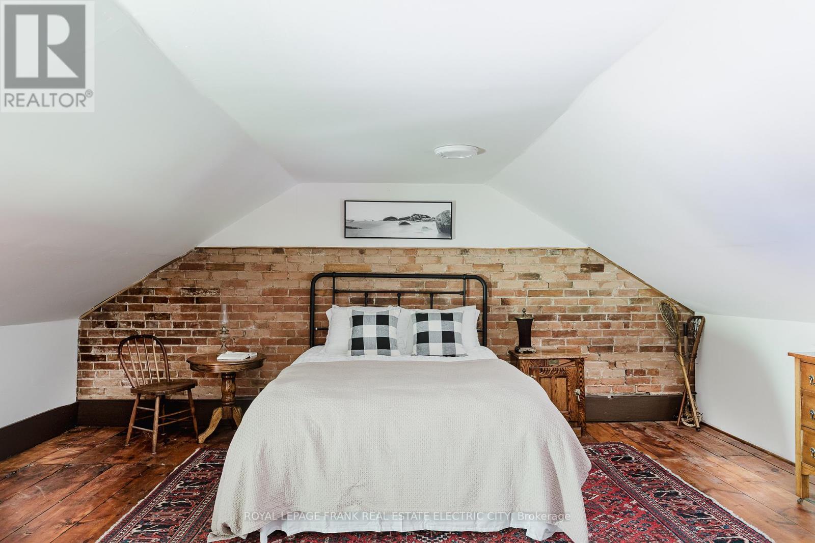 












4242 CEDAR VALLEY ROAD

,
Clarington,




Ontario
L0B1M0

