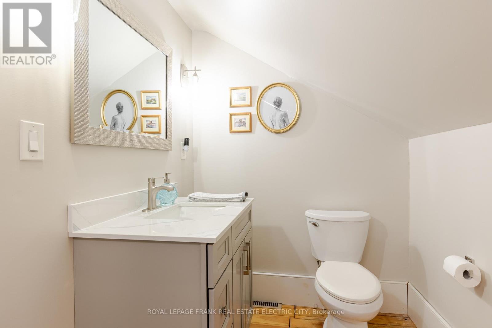 












4242 CEDAR VALLEY ROAD

,
Clarington,




Ontario
L0B1M0

