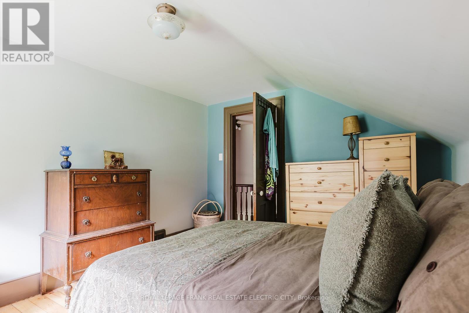 












4242 CEDAR VALLEY ROAD

,
Clarington,




Ontario
L0B1M0


