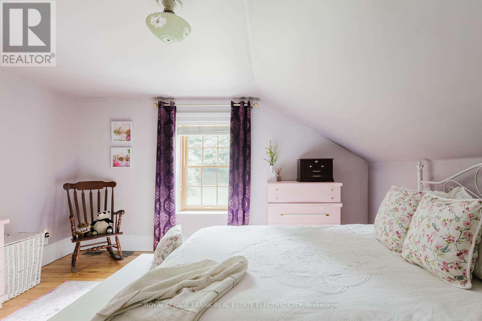 












4242 CEDAR VALLEY ROAD

,
Clarington,




Ontario
L0B1M0

