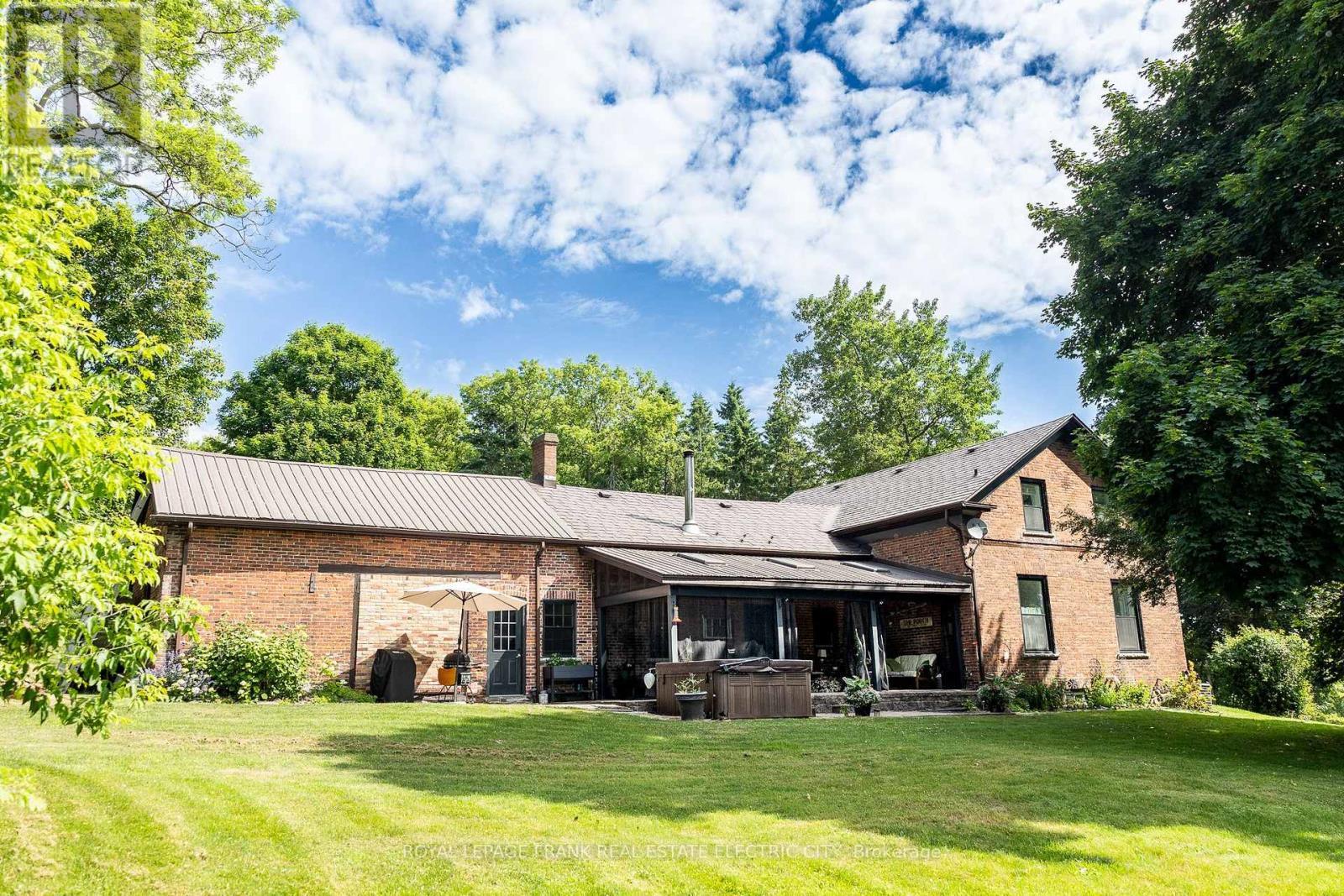












4242 CEDAR VALLEY ROAD

,
Clarington,




Ontario
L0B1M0

