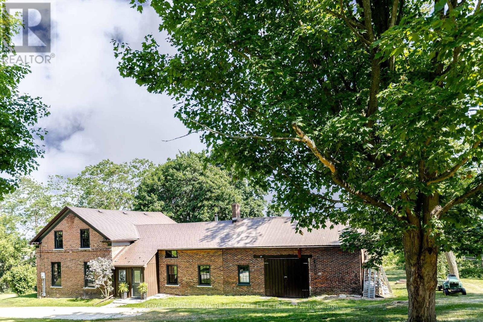 












4242 CEDAR VALLEY ROAD

,
Clarington,




Ontario
L0B1M0

