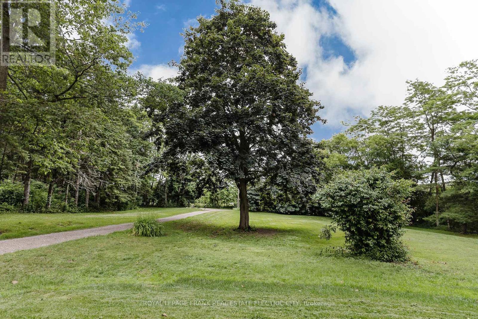 












4242 CEDAR VALLEY ROAD

,
Clarington,




Ontario
L0B1M0

