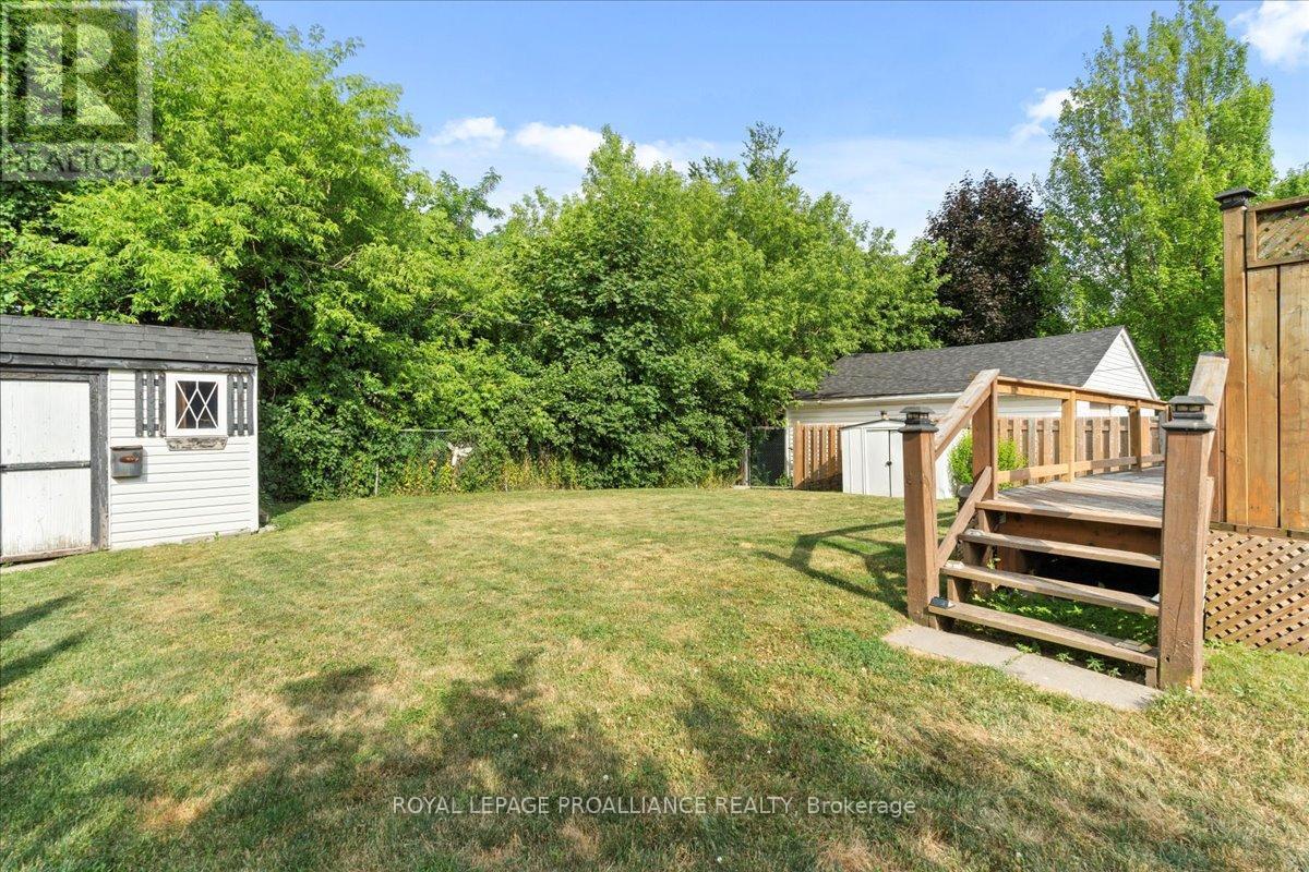 












9 SIXTH STREET

,
Belleville (Belleville Ward),




Ontario
K8N4S4

