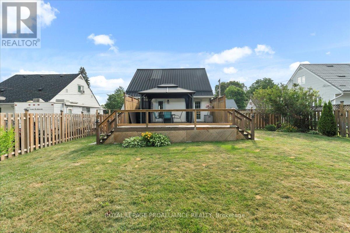 












9 SIXTH STREET

,
Belleville (Belleville Ward),




Ontario
K8N4S4

