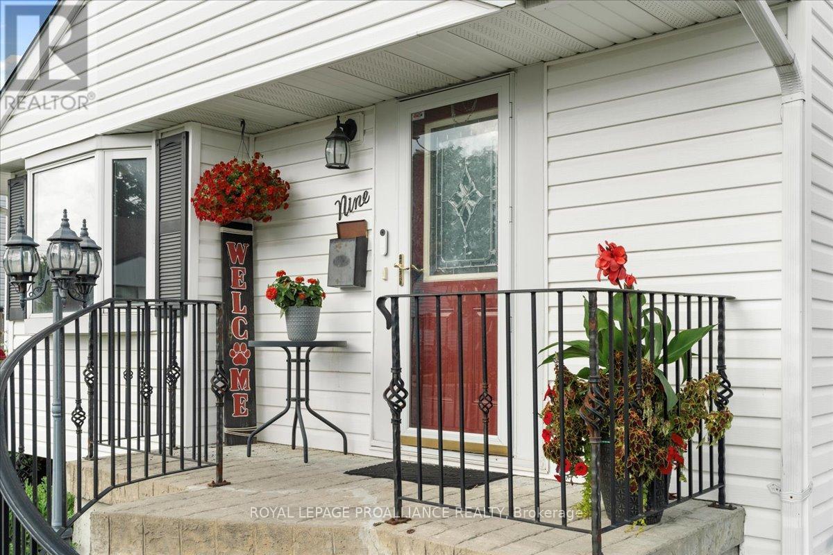 












9 SIXTH STREET

,
Belleville (Belleville Ward),




Ontario
K8N4S4

