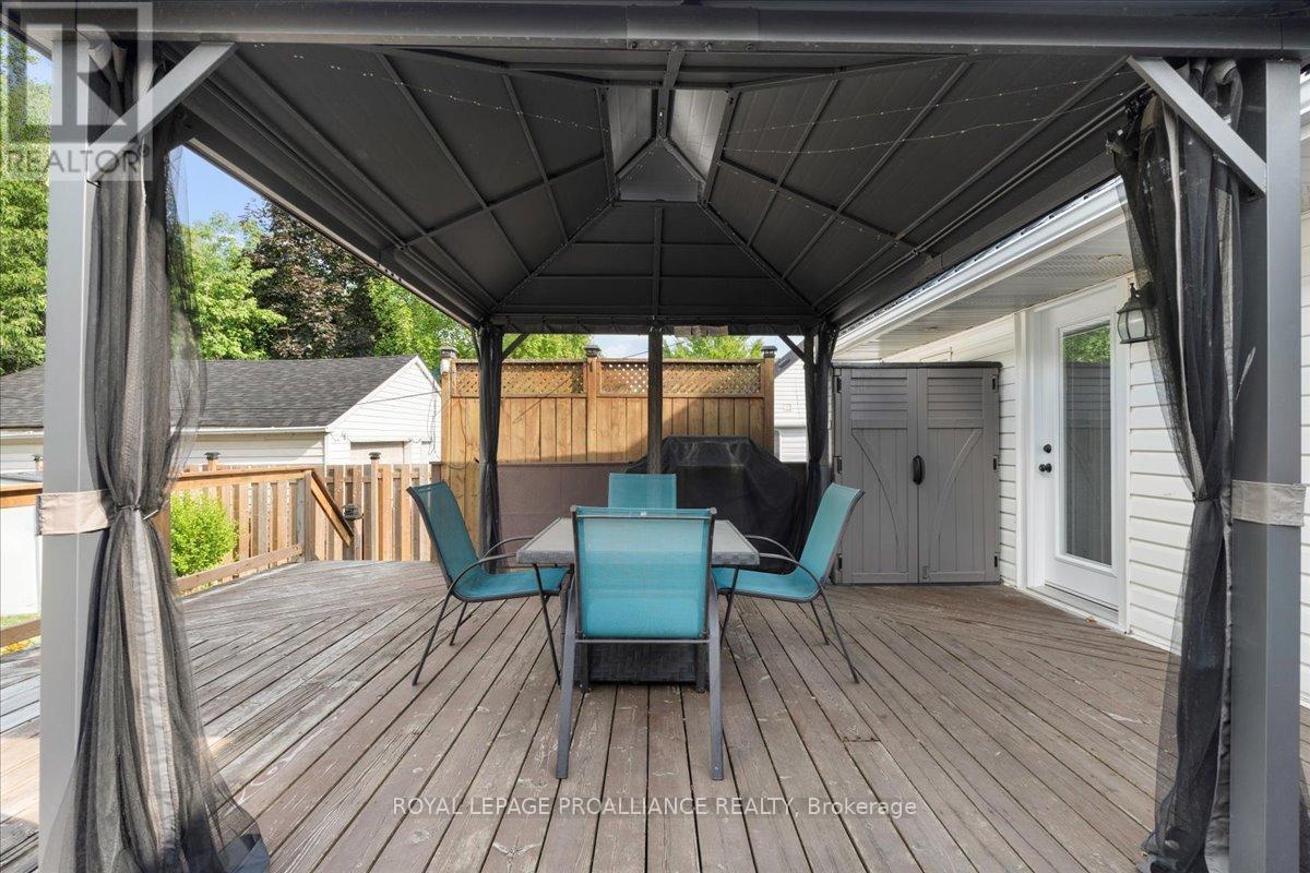 












9 SIXTH STREET

,
Belleville (Belleville Ward),




Ontario
K8N4S4


