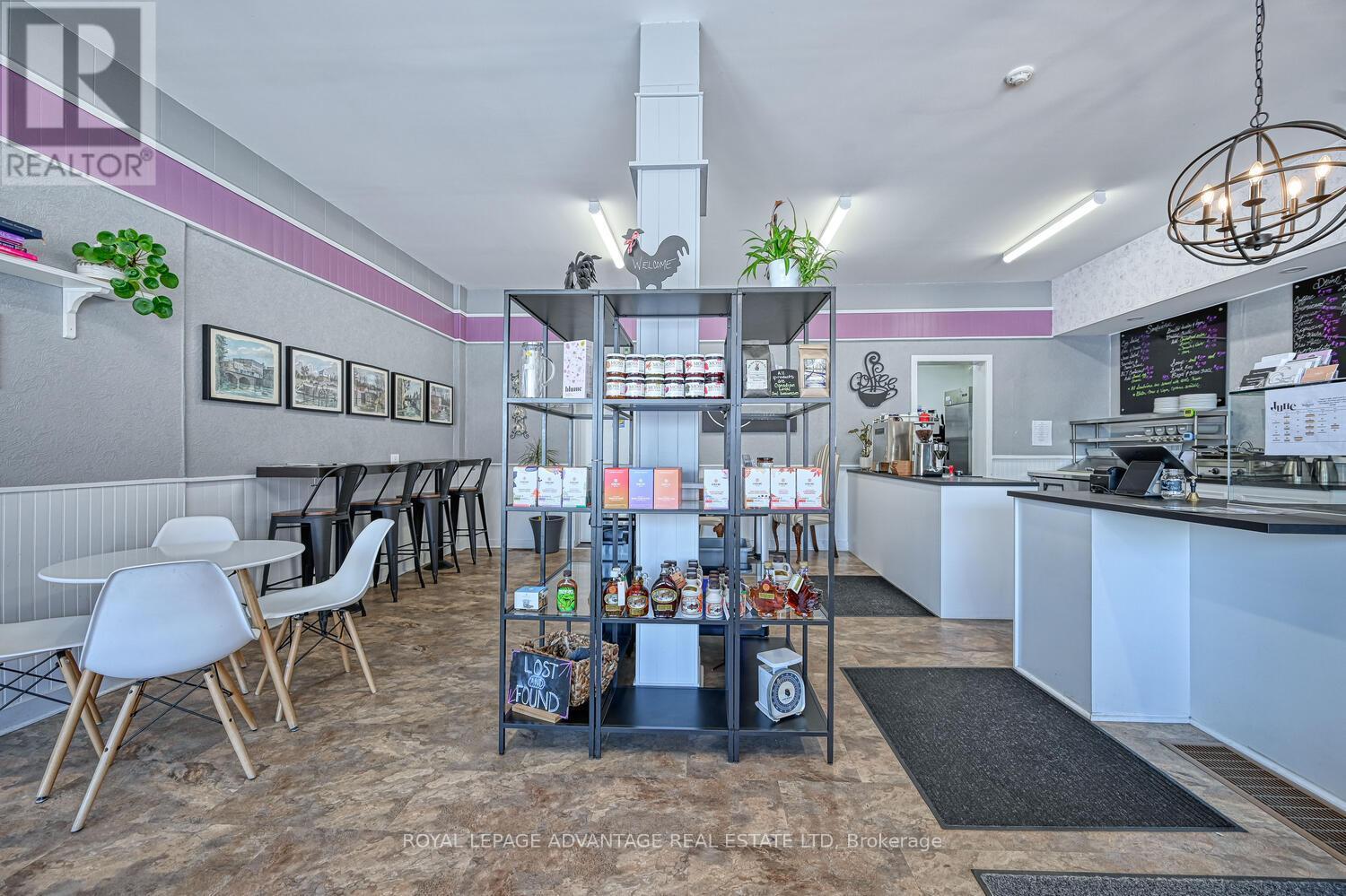 












5 MAIN STREET W

,
Smiths Falls,




Ontario
K7A2A8

