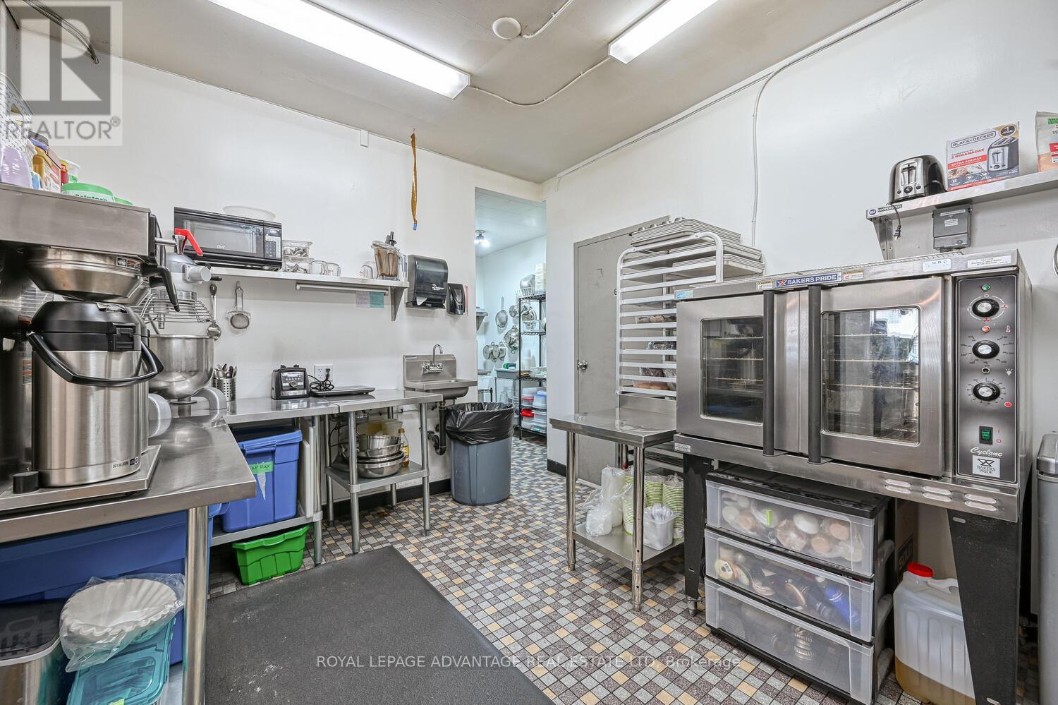 












5 MAIN STREET W

,
Smiths Falls,




Ontario
K7A2A8

