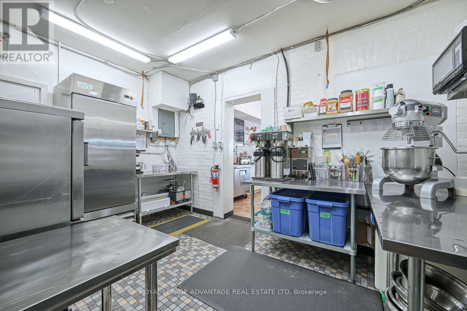 












5 MAIN STREET W

,
Smiths Falls,




Ontario
K7A2A8

