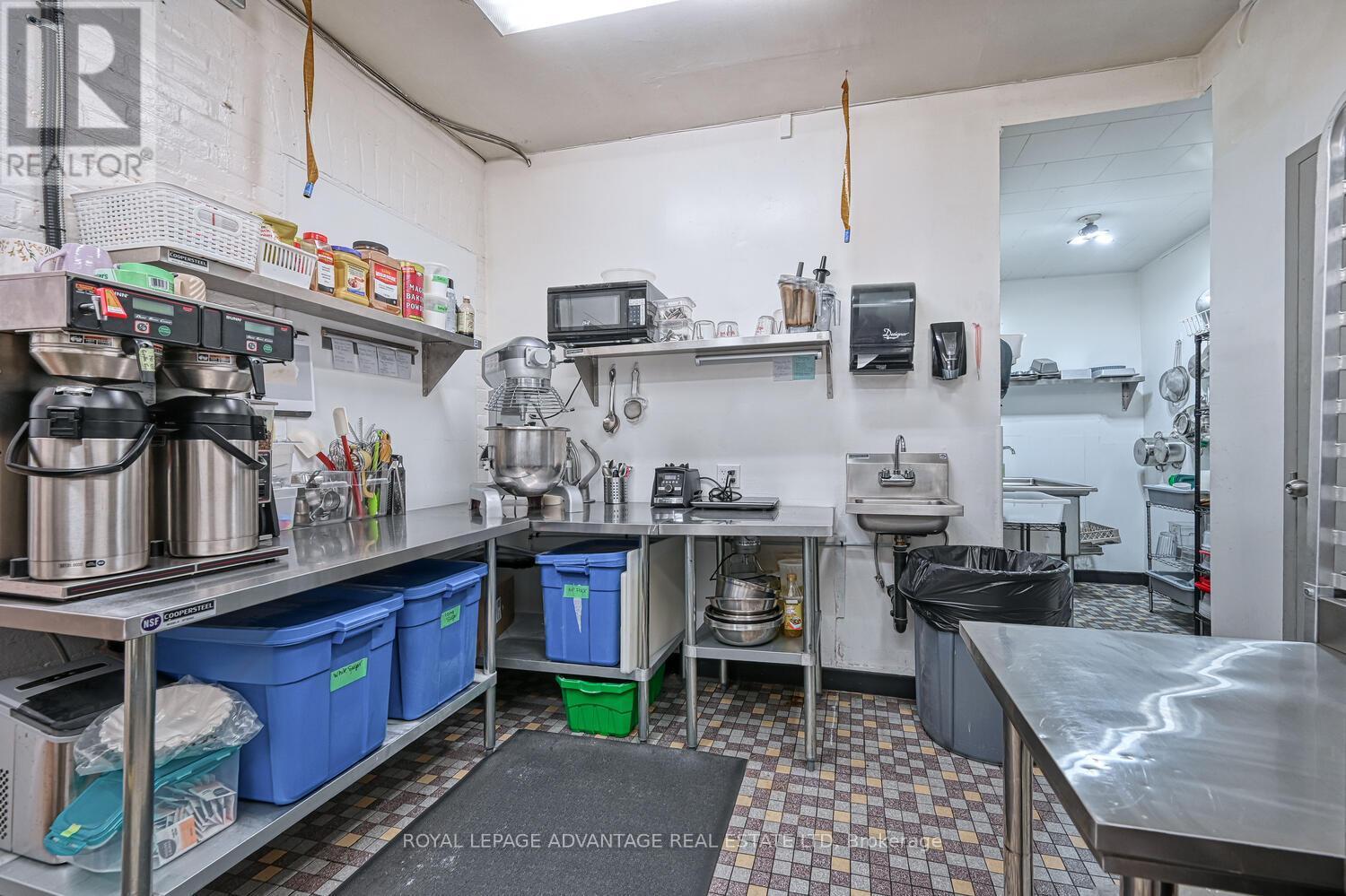 












5 MAIN STREET W

,
Smiths Falls,




Ontario
K7A2A8

