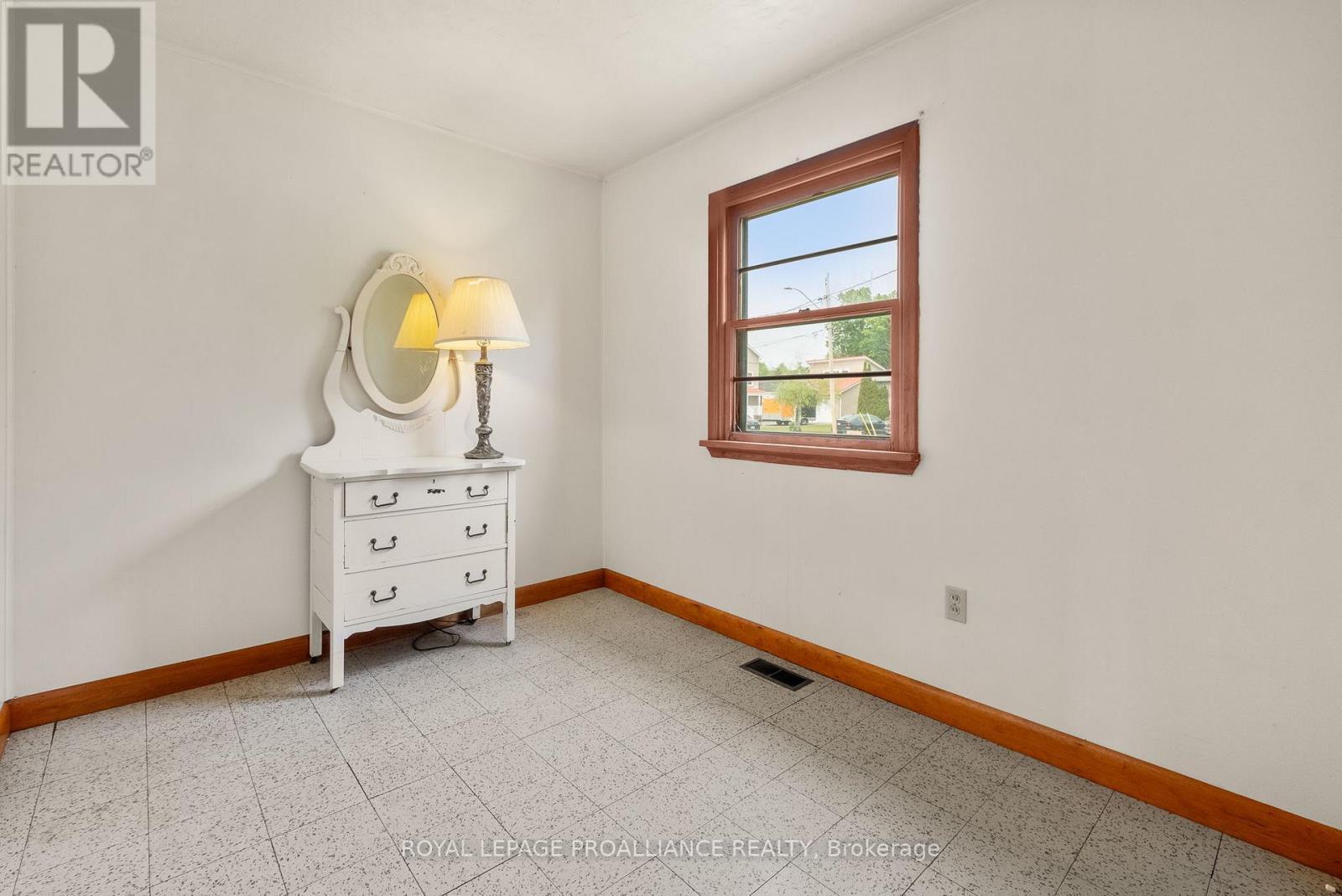 












109 VICTORIA STREET

,
Trent Hills (Hastings),




Ontario
K0L1Y0

