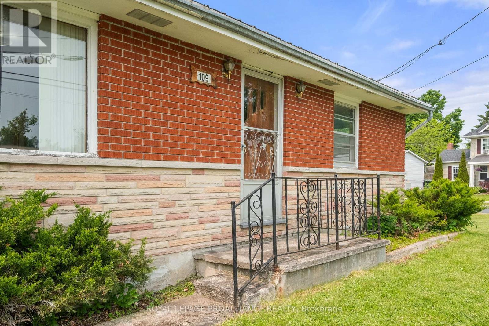 












109 VICTORIA STREET

,
Trent Hills (Hastings),




Ontario
K0L1Y0

