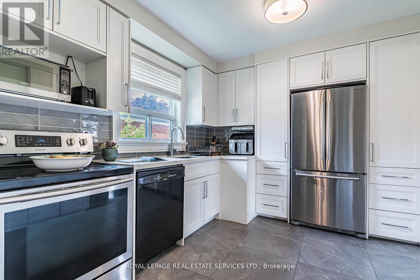 












42 GLEN AGAR DRIVE

,
Toronto,




Ontario
M9B5L9

