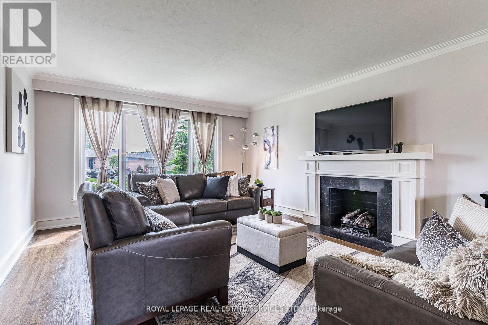 












42 GLEN AGAR DRIVE

,
Toronto,




Ontario
M9B5L9

