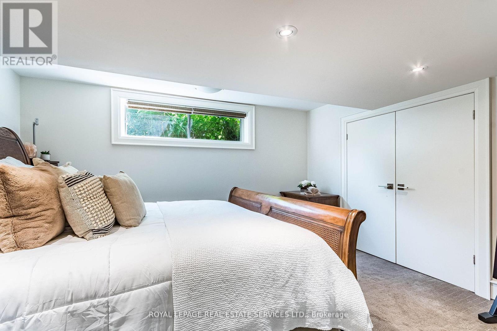 












42 GLEN AGAR DRIVE

,
Toronto,




Ontario
M9B5L9

