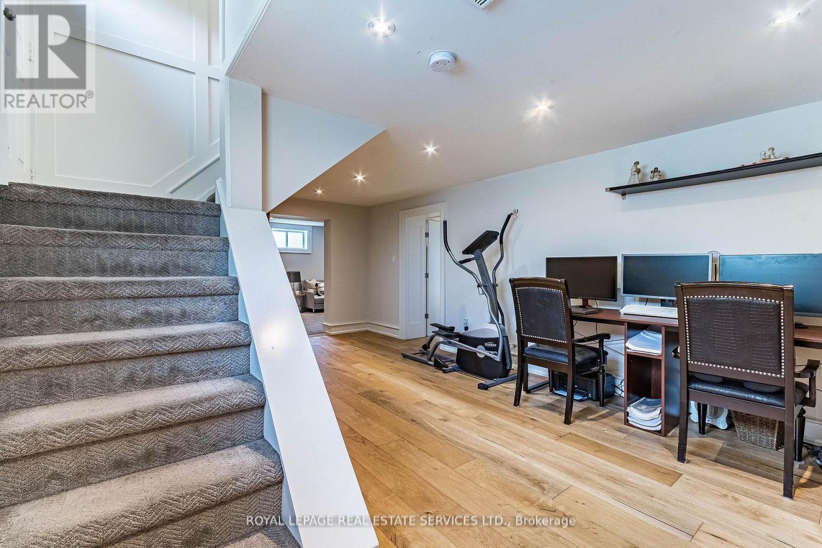 












42 GLEN AGAR DRIVE

,
Toronto,




Ontario
M9B5L9


