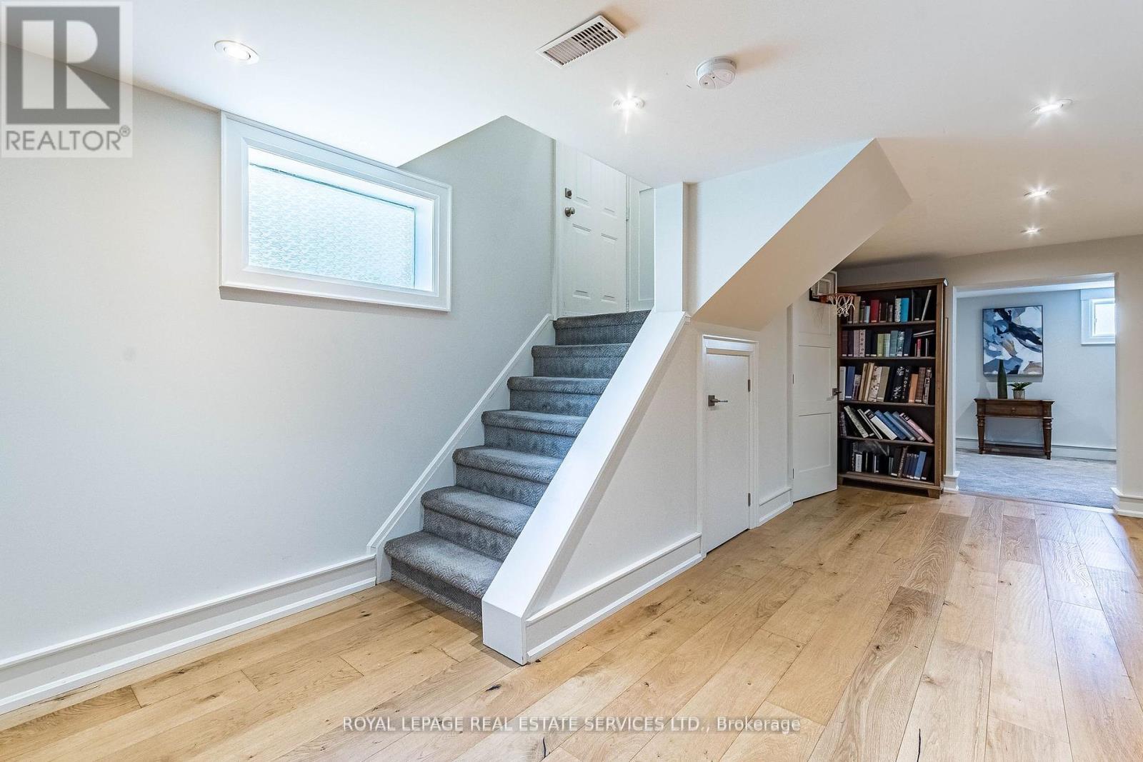 












42 GLEN AGAR DRIVE

,
Toronto,




Ontario
M9B5L9

