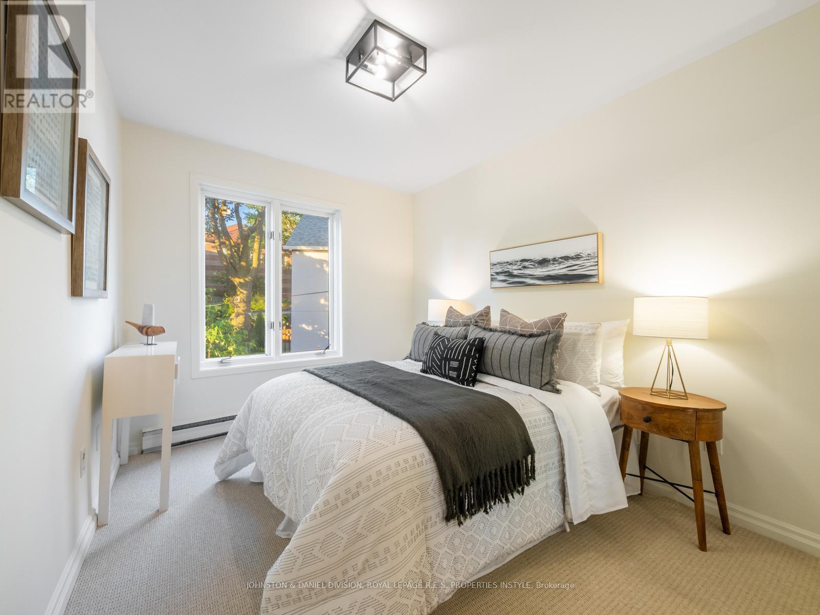 












77 WALNUT AVENUE

,
Toronto,




Ontario
M5V2S1

