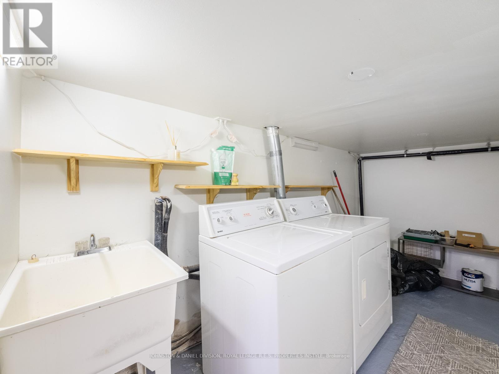 












77 WALNUT AVENUE

,
Toronto,




Ontario
M5V2S1

