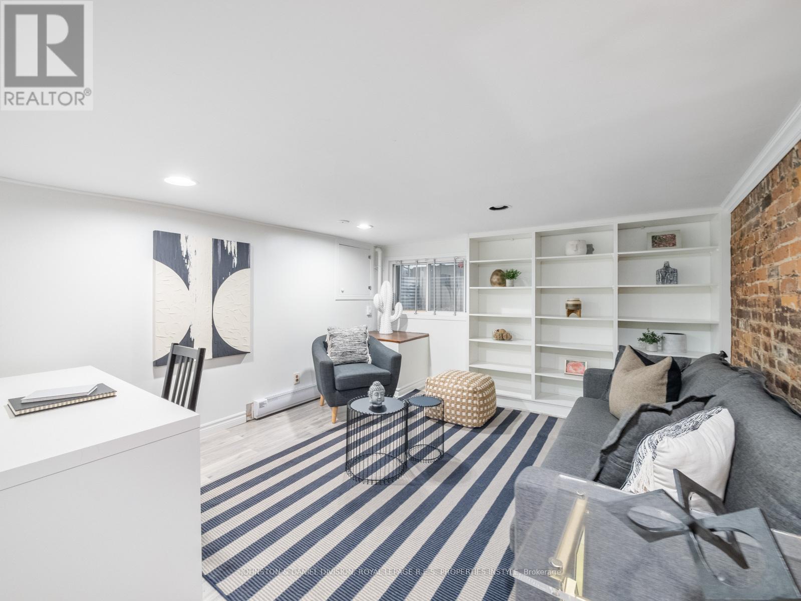 












77 WALNUT AVENUE

,
Toronto,




Ontario
M5V2S1

