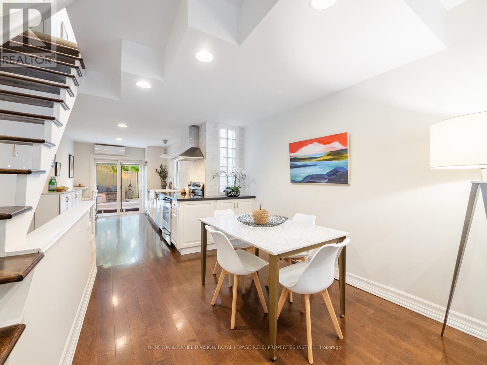 












77 WALNUT AVENUE

,
Toronto,




Ontario
M5V2S1


