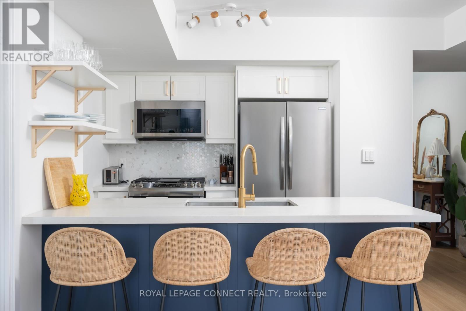 












901-UNF - 5 MARINER TERRACE

,
Toronto,




Ontario
M5V3V6

