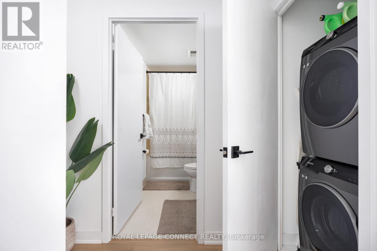 












901-UNF - 5 MARINER TERRACE

,
Toronto,




Ontario
M5V3V6

