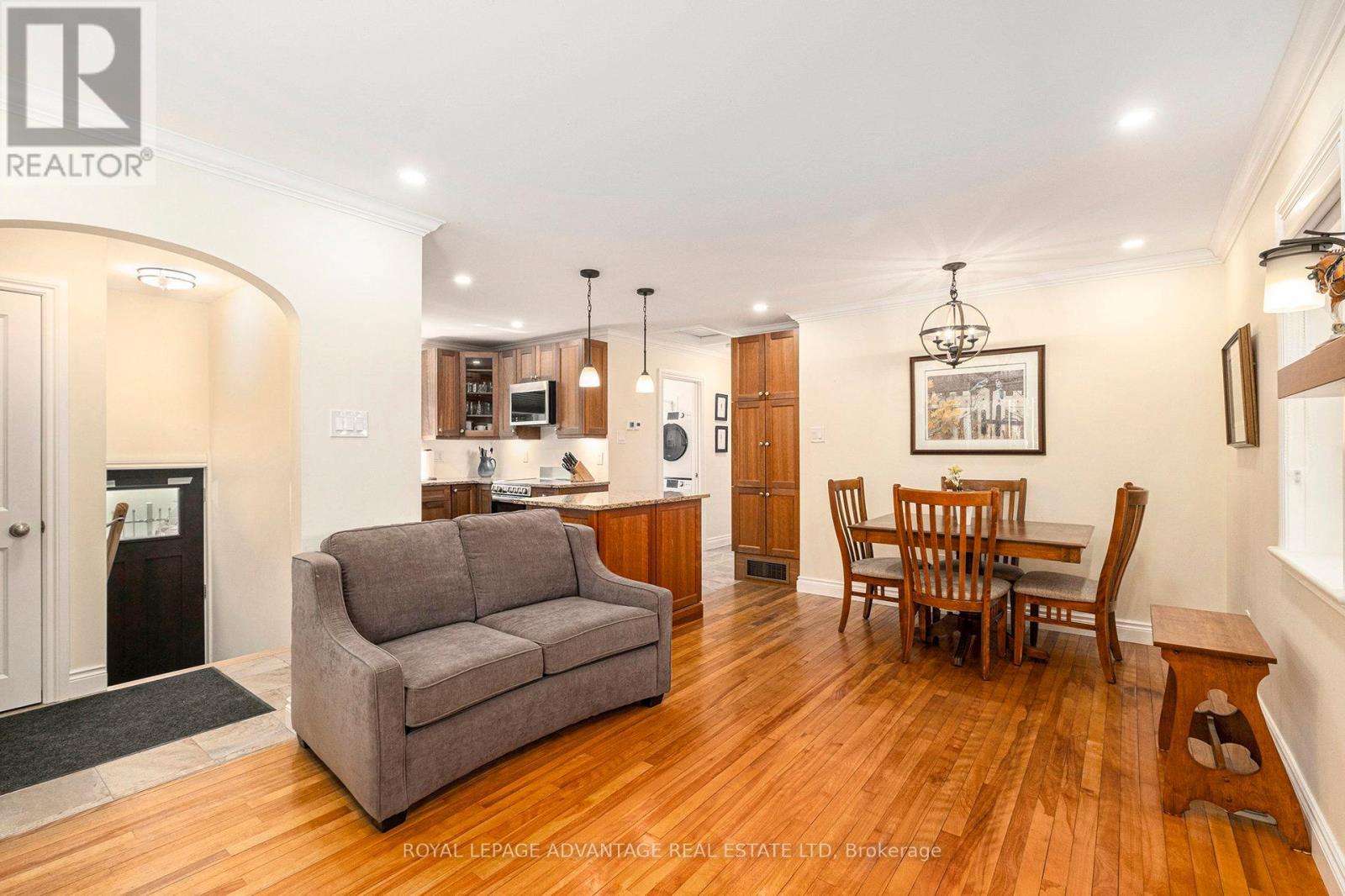 












8 STEWART STREET

,
Perth,




Ontario
K7H2M3

