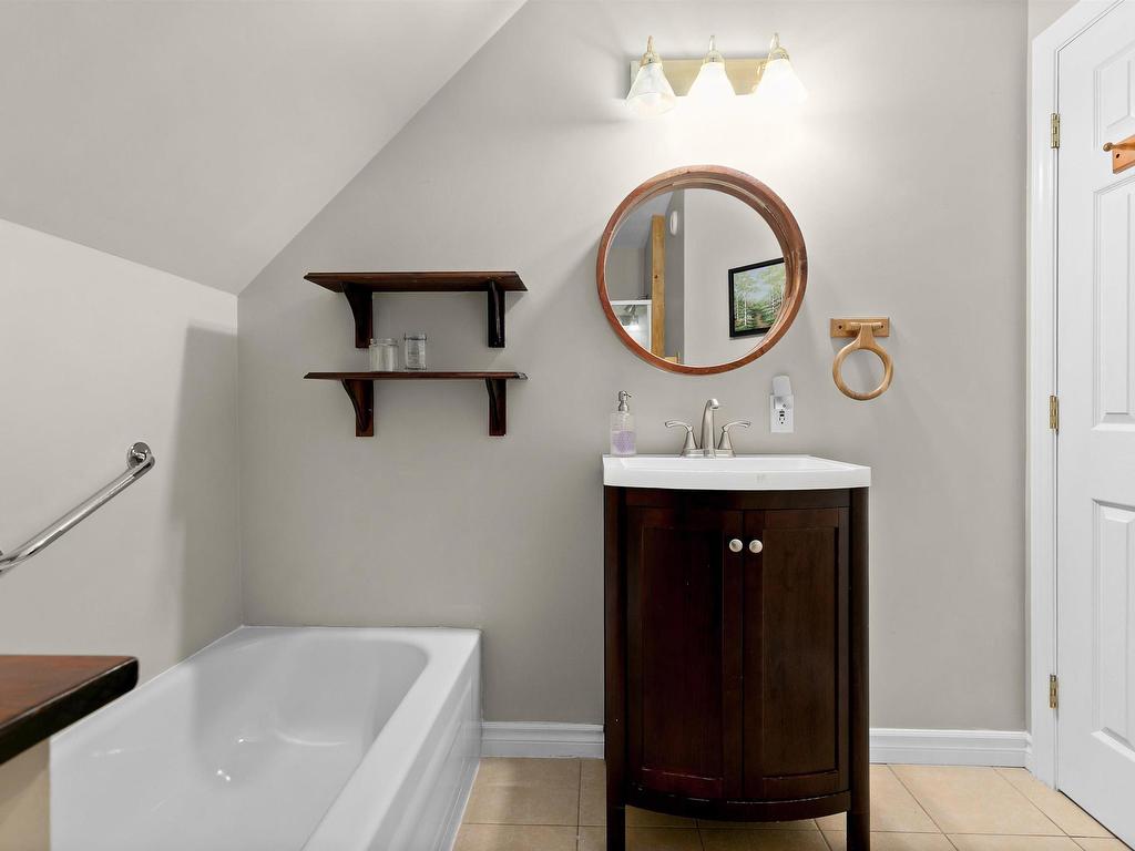 












19 Tidal Drive

,
Kempt Shore,




NS
B0N 2A0

