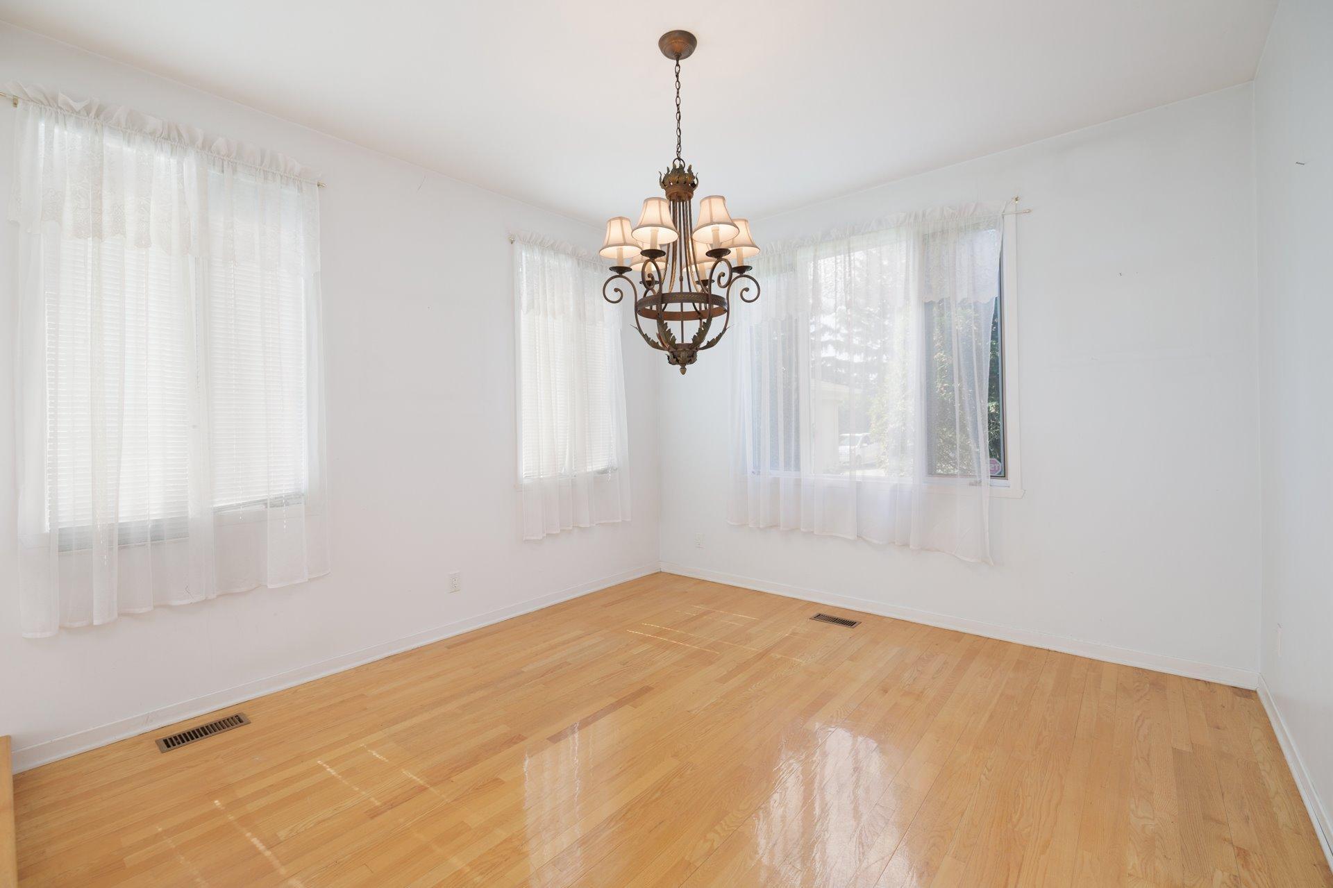 









2530


Boul. Perrot

,
Notre-Dame-de-l'Île-Perrot,




QC
J7W2Z4

