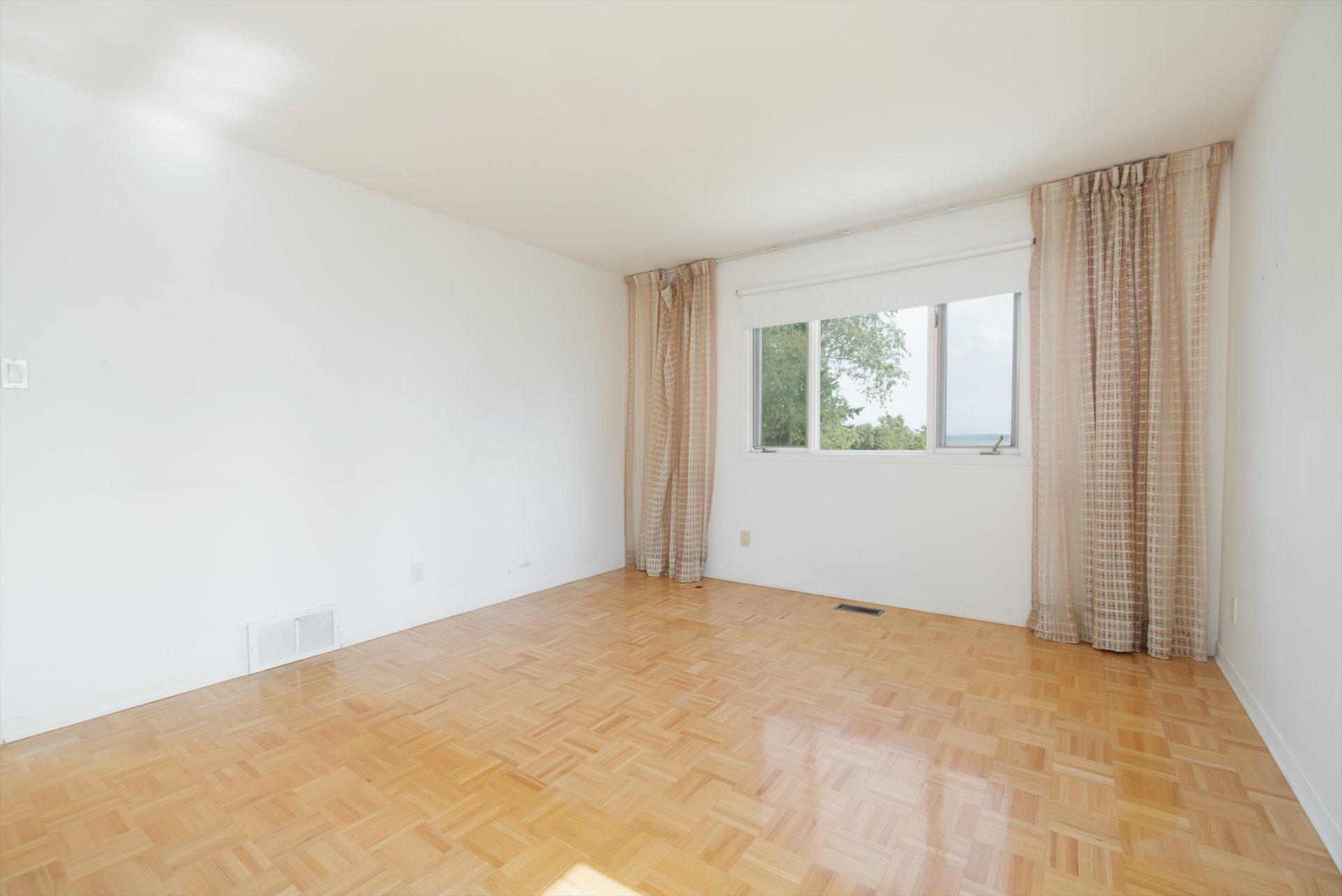 









2530


Boul. Perrot

,
Notre-Dame-de-l'Île-Perrot,




QC
J7W2Z4

