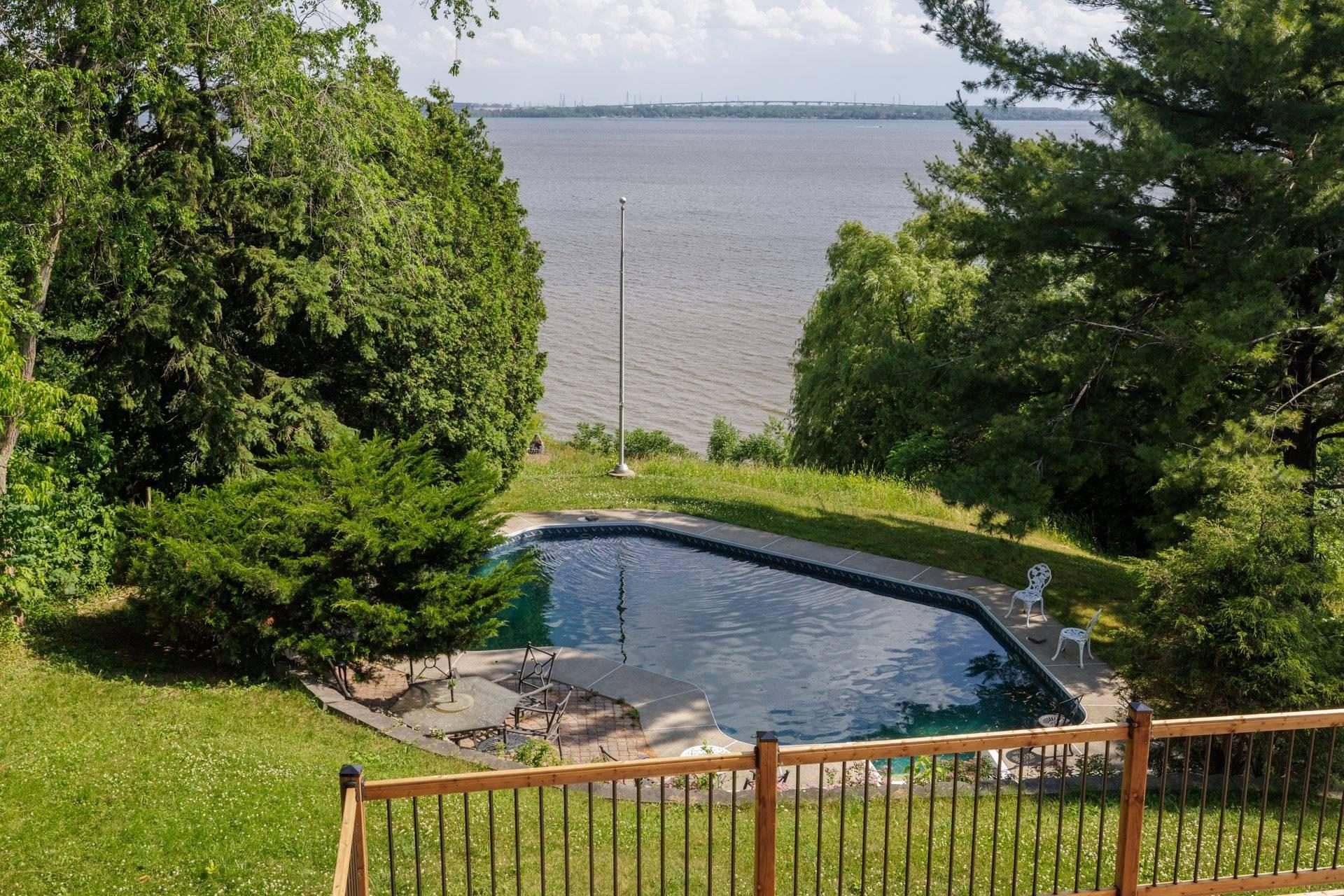 









2530


Boul. Perrot

,
Notre-Dame-de-l'Île-Perrot,




QC
J7W2Z4

