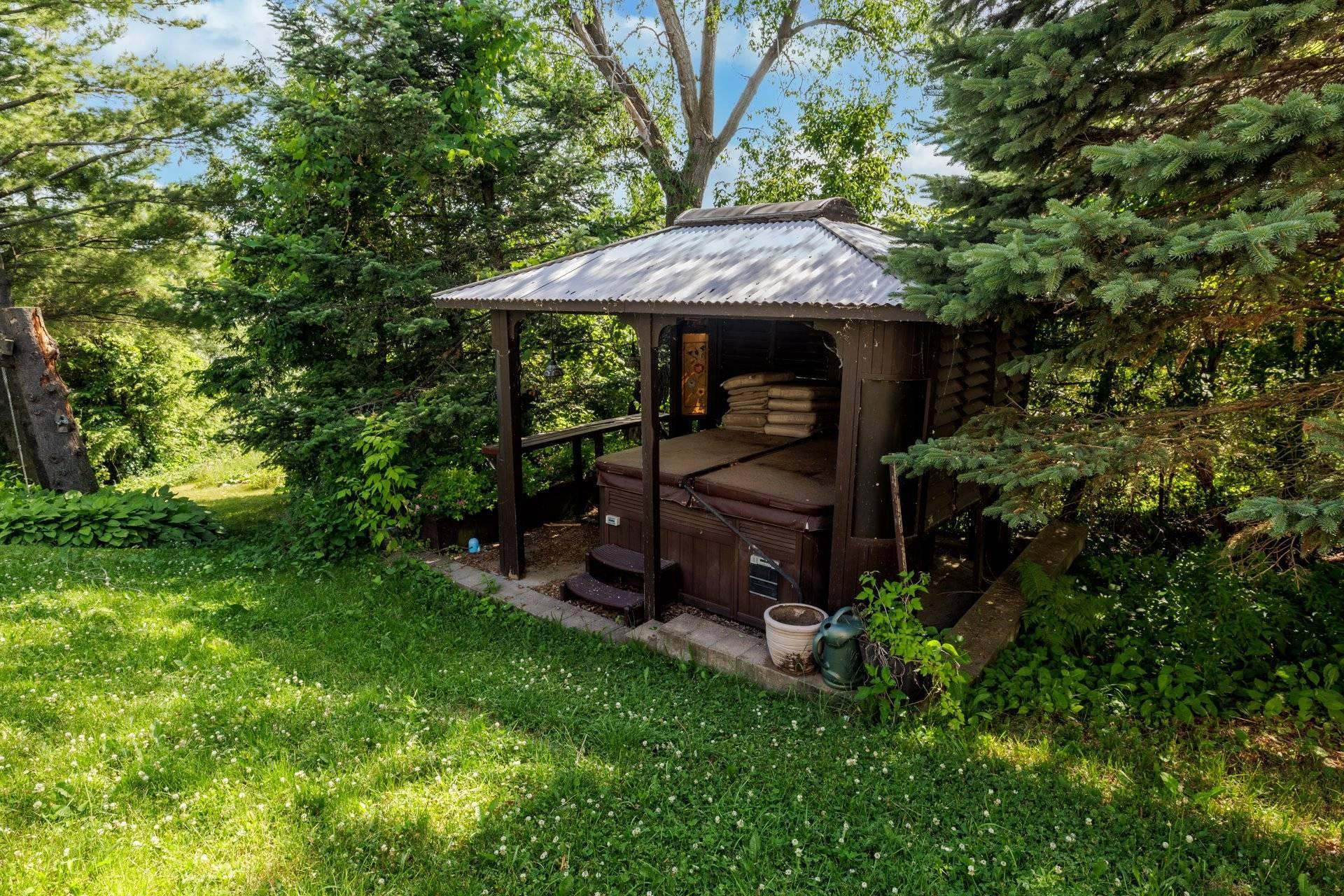 









2530


Boul. Perrot

,
Notre-Dame-de-l'Île-Perrot,




QC
J7W2Z4

