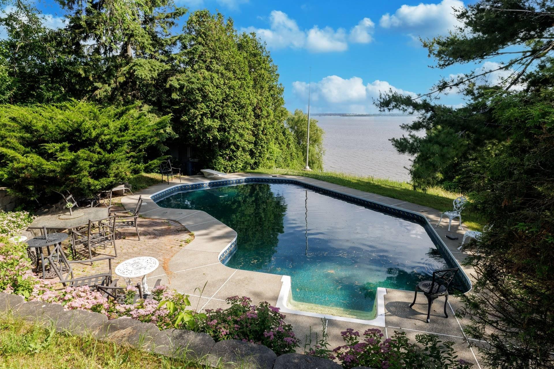 









2530


Boul. Perrot

,
Notre-Dame-de-l'Île-Perrot,




QC
J7W2Z4

